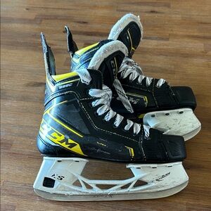 CCM 9380 Super  Tacks Black and Yellow Ice Hockey Skates